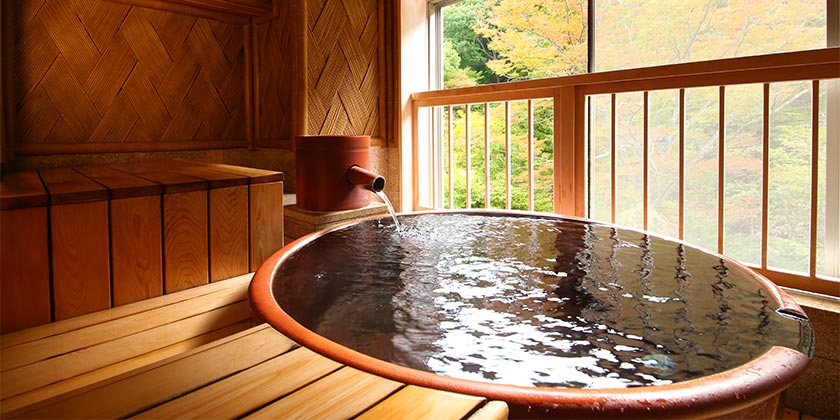 貸切風呂　陶器風呂「薬師」